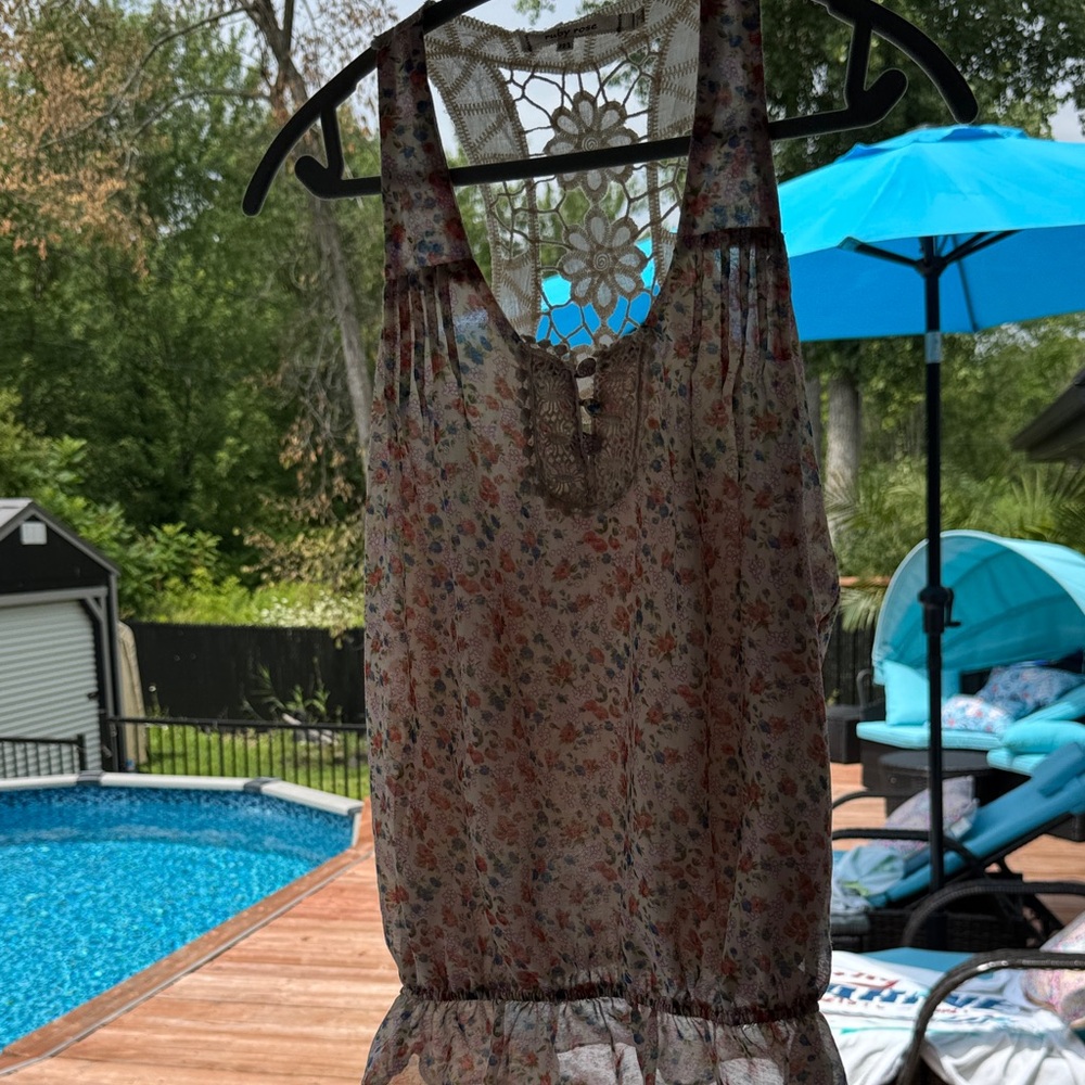 Floral Lace-Back Women’s Top